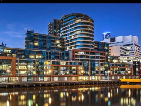 Signature Waterfront Apartments - Sydneys Hotel 38