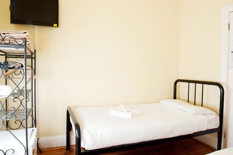 Hotel Claremont Guest House - Sydneys Hotel 5