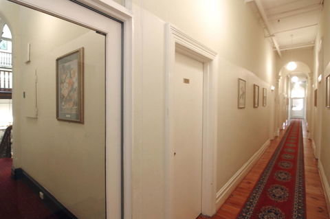 Hotel Claremont Guest House - Sydneys Hotel 14