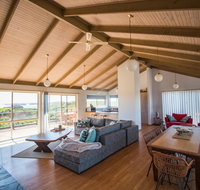 Sunsets on Martyrs Beach House - Ocean Views - Sydneys Hotel