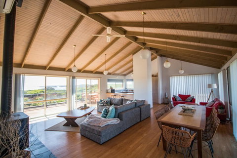 Sunsets On Martyrs Luxury Coastal Beach House Peterborough - Sydneys Hotel 0