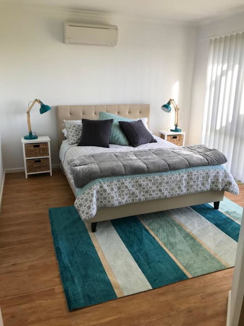 Sunsets On Martyrs Luxury Coastal Beach House Peterborough - Sydneys Hotel 14