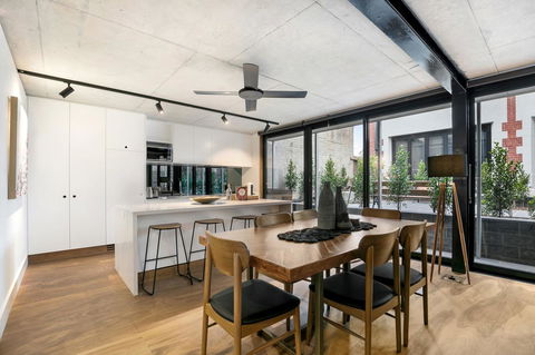 Stylish Apartment In Unique Church Development - Sydneys Hotel 8
