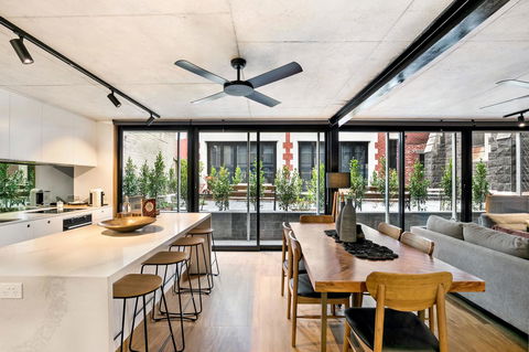 Stylish Apartment In Unique Church Development - Sydneys Hotel 0