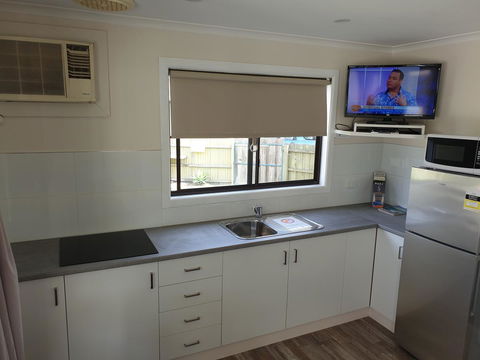 Beachcomber Holiday Units - Sydneys Hotel 4