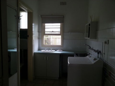 Beachcomber Holiday Units - Sydneys Hotel 27