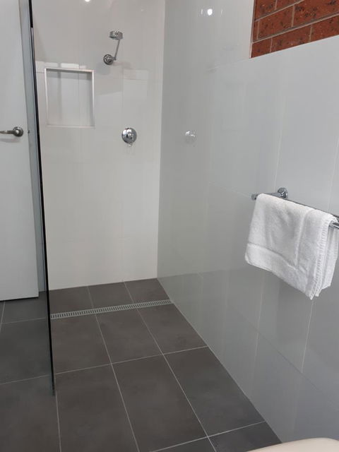 Beachcomber Holiday Units - Sydneys Hotel 10