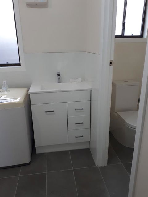 Beachcomber Holiday Units - Sydneys Hotel 8