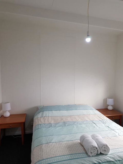 Beachcomber Holiday Units - Sydneys Hotel 18