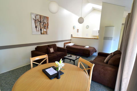 Executive Hideaway - Sydneys Hotel 25