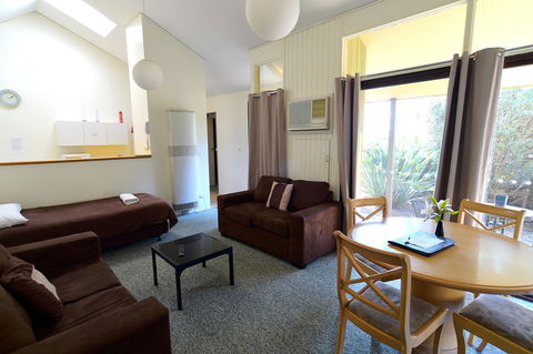 Executive Hideaway - Sydneys Hotel 24