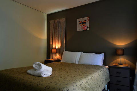 Executive Hideaway - Sydneys Hotel 1