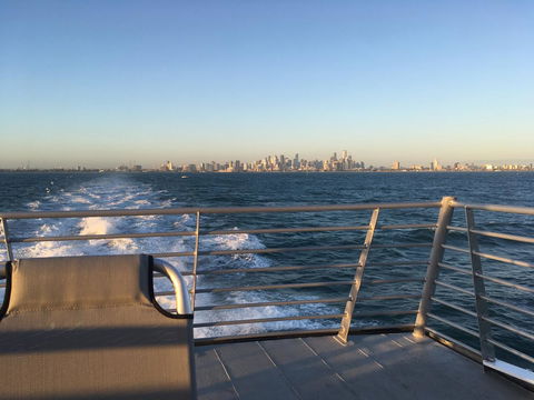 Port Relaxation - Sydneys Hotel 14