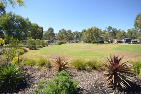 Tasman Holiday Parks - Merool On The Murray - Sydneys Hotel 5