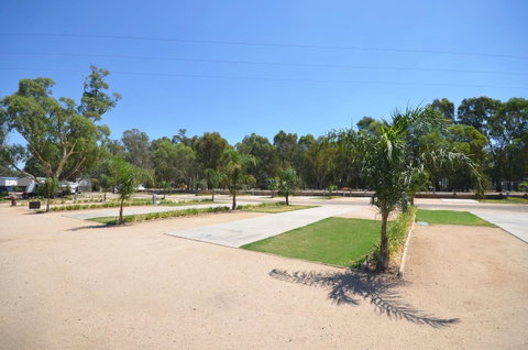 Tasman Holiday Parks - Merool On The Murray - Sydneys Hotel 8