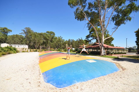 Tasman Holiday Parks - Merool On The Murray - Sydneys Hotel 39