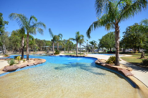 Tasman Holiday Parks - Merool On The Murray - Sydneys Hotel 4