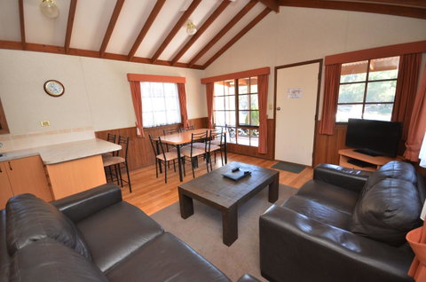 Tasman Holiday Parks - Merool On The Murray - Sydneys Hotel 13
