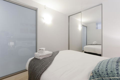 Canvas Suites On Russell Place - Sydneys Hotel 9