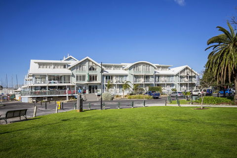 Aligned Corporate Residences Williamstown - Sydneys Hotel 3