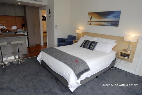 Seascape Accommodation - Sydneys Hotel 7