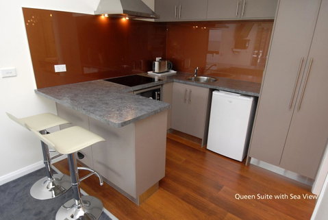 Seascape Accommodation - Sydneys Hotel 5