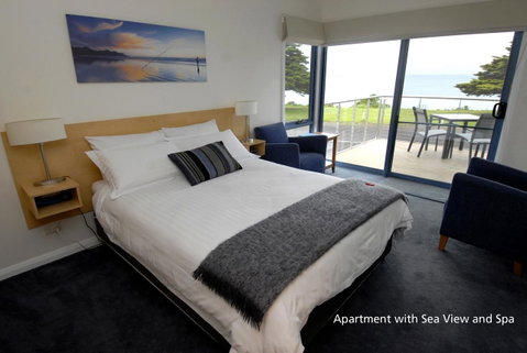 Seascape Accommodation - Sydneys Hotel 0