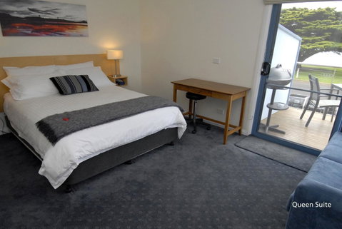 Seascape Accommodation - Sydneys Hotel 8