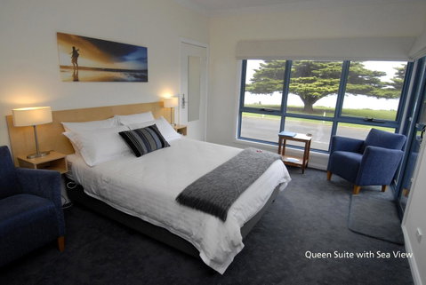 Seascape Accommodation - Sydneys Hotel 4
