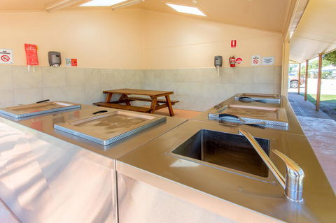 BIG4 Whiters Holiday Village - Sydneys Hotel 13