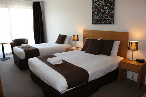 Bairnsdale International - Sydneys Hotel 28