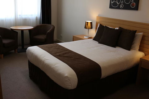 Bairnsdale International - Sydneys Hotel 23