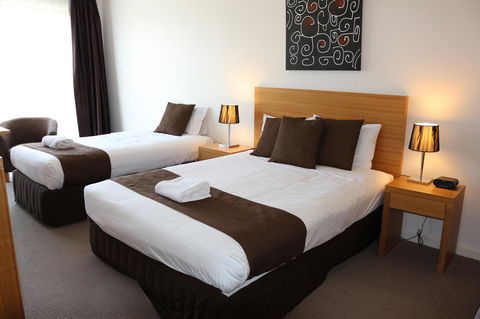 Bairnsdale International - Sydneys Hotel 12