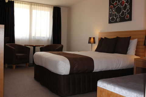 Bairnsdale International - Sydneys Hotel 21