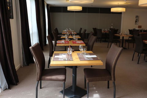 Bairnsdale International - Sydneys Hotel 15
