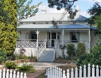 Book Maldon Accommodation Vacations Sydneys Hotel Sydneys Hotel