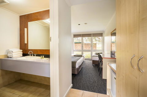 Burvale Hotel - Sydneys Hotel 8