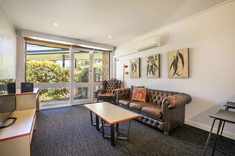 Burvale Hotel - Sydneys Hotel 33