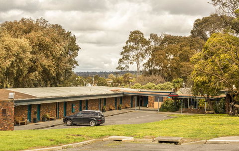 Burvale Hotel - Sydneys Hotel 10
