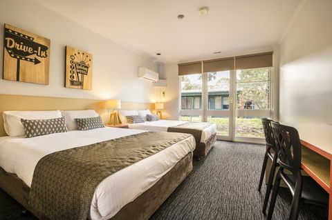 Burvale Hotel - Sydneys Hotel 6