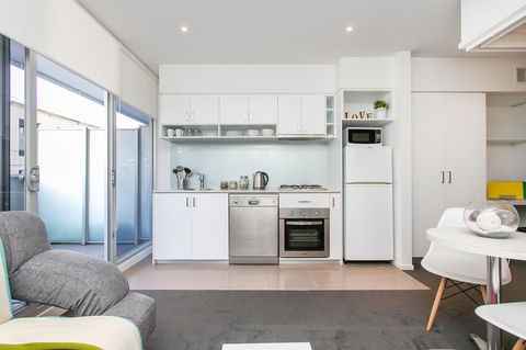 Complete Host The River Apartments - Sydneys Hotel 0