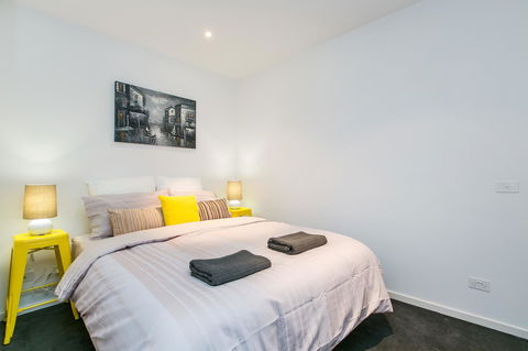 Complete Host The River Apartments - Sydneys Hotel 2