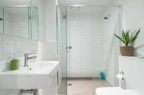Complete Host The River Apartments - Sydneys Hotel 3
