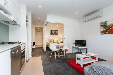 Complete Host The River Apartments - Sydneys Hotel 1