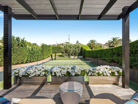 The Belmond - Sydneys Hotel 0