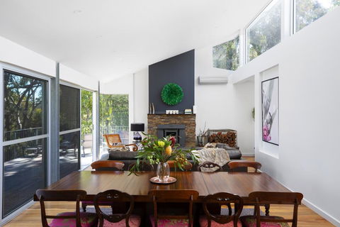 The Bird House - Sydneys Hotel 2