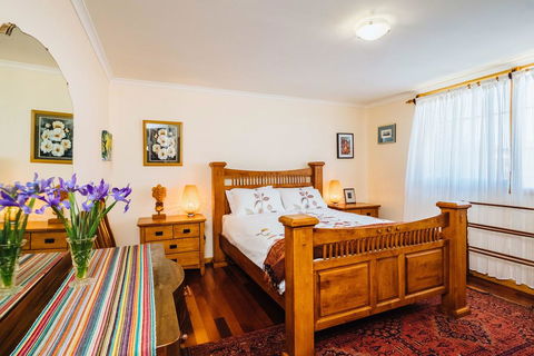The Blue Beach House - Sydneys Hotel 3