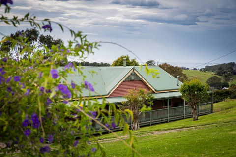 The Bryn At Tilba - Sydneys Hotel 0