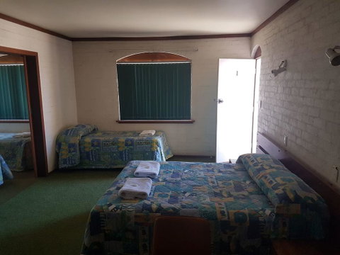 The Club Hotel - Sydneys Hotel 3