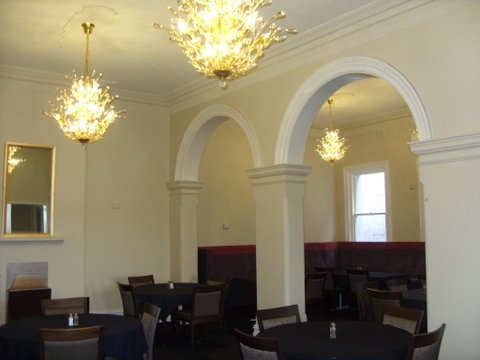 The Colliefields - Sydneys Hotel 2
